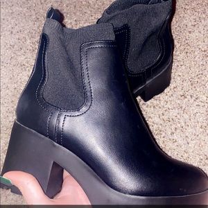 Black Chelsea boot